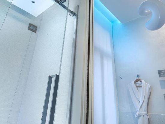 Фото The Glamore Milano Duomo