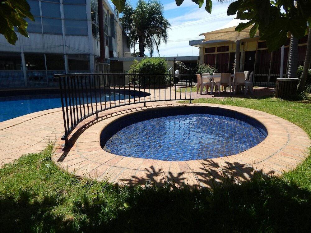 Фото Jacksons Motor Inn