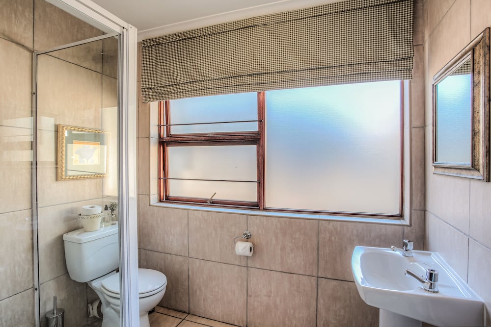 Фото Sunninghill Guest Lodge