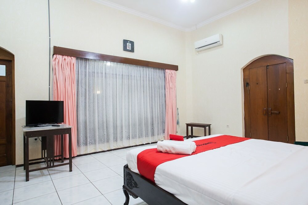 Фото RedDoorz near Brawijaya University