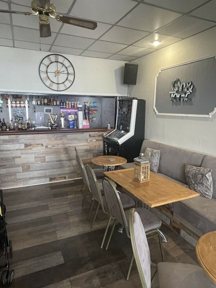 Фото The Sandford Promenade Hotel