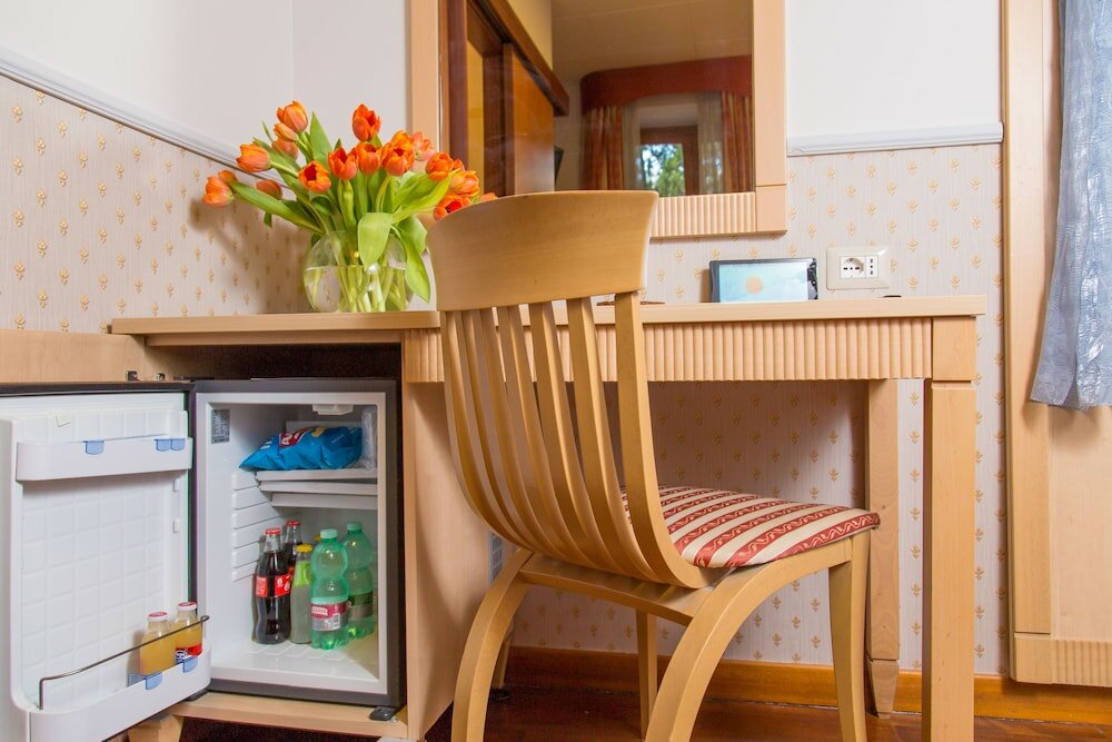 Фото Hotel Arco Di Travertino