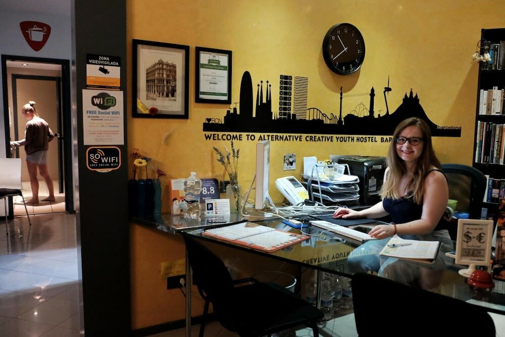 Фото Alternative Creative Youth Hostel Barcelona