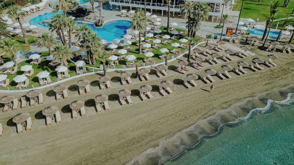 Фото Golden Bay Beach Hotel