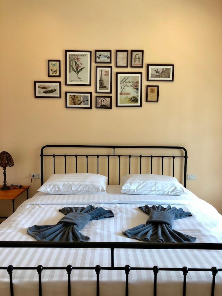 Фото Little Cottage