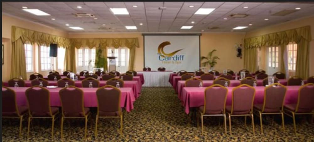 Фото The Cardiff Hotel & SPA