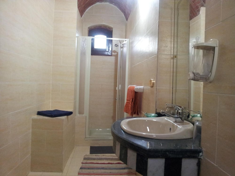 Фото Al Baeirat Hotel