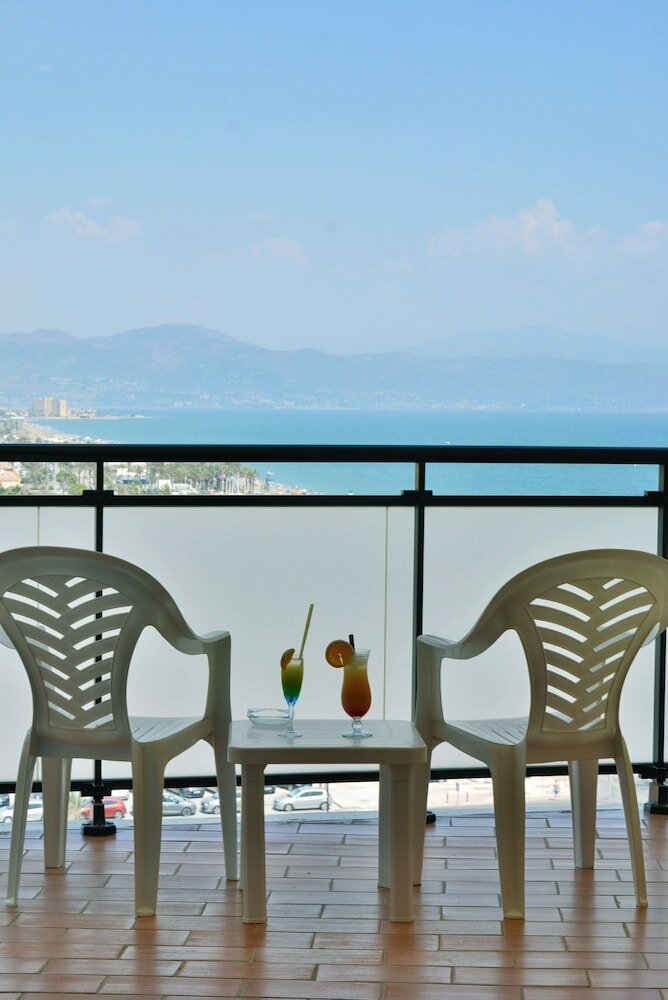 Фото Hotel Puente Real