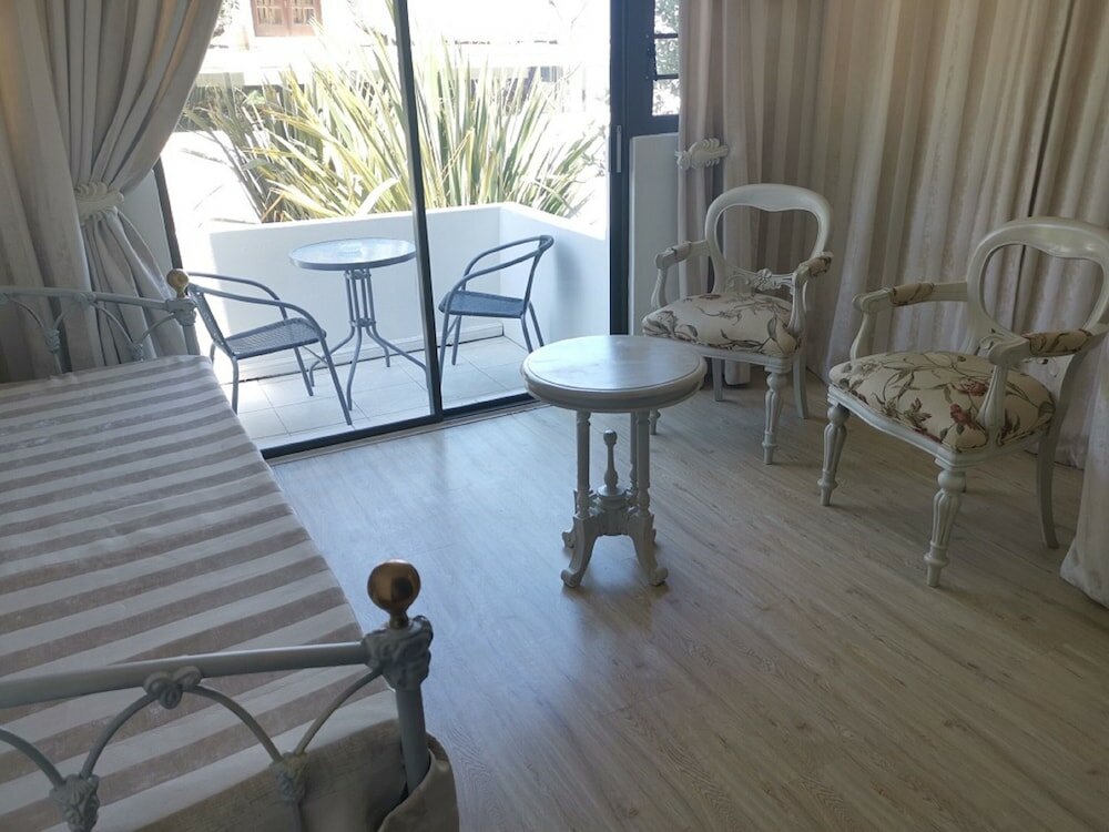 Фото Misty Waves Boutique Hotel