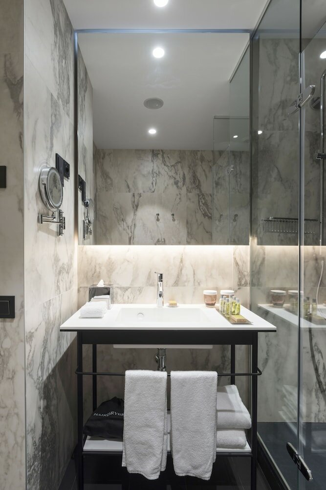 Фото DoubleTree by Hilton Madrid - Prado