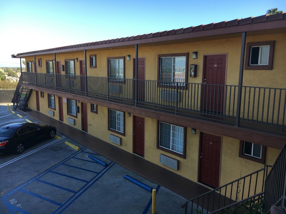 Фото Satellite Motel