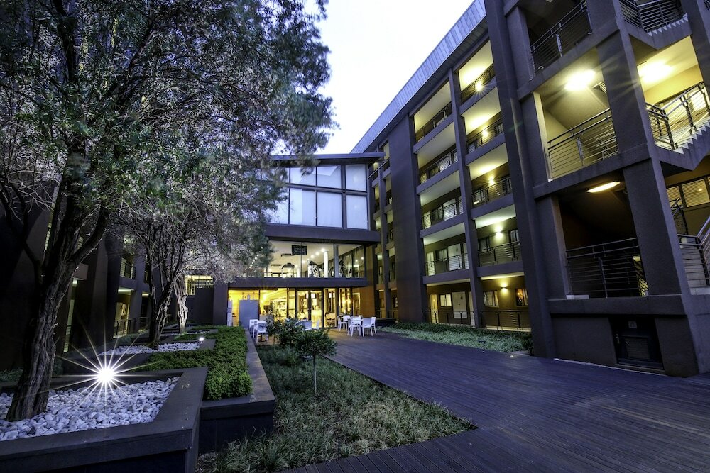 Фото The Nicol Hotel and Apartments