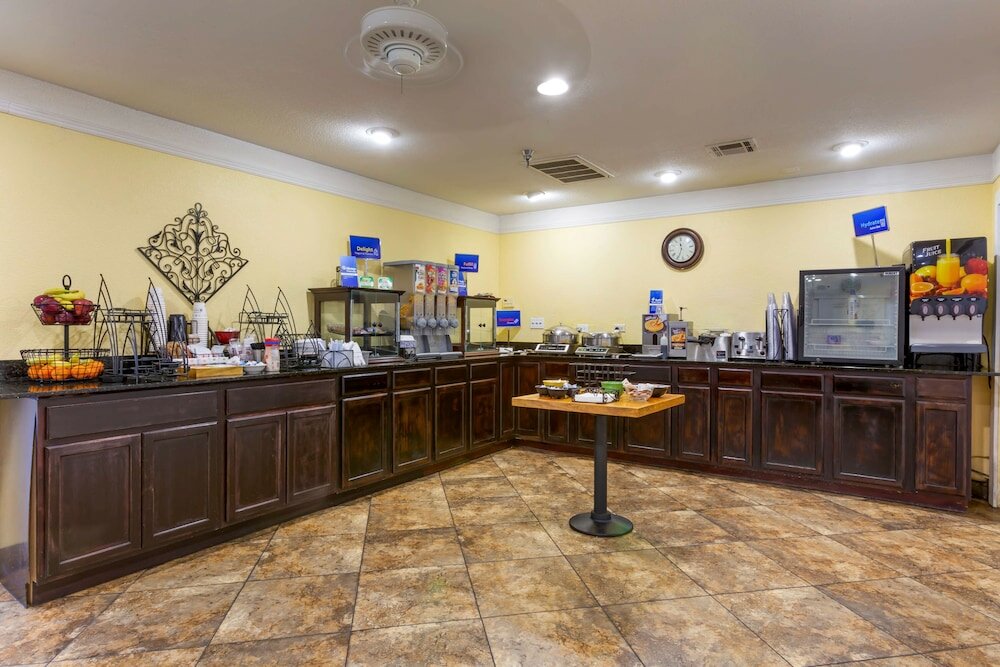 Фото Best Western Phoenix Goodyear Inn