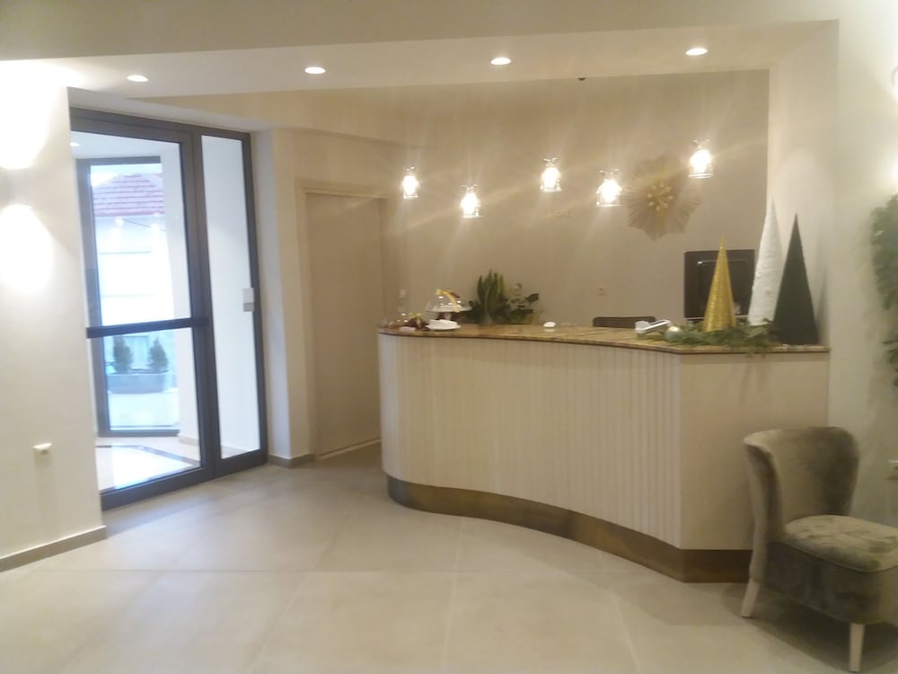 Фото Emerald Suites