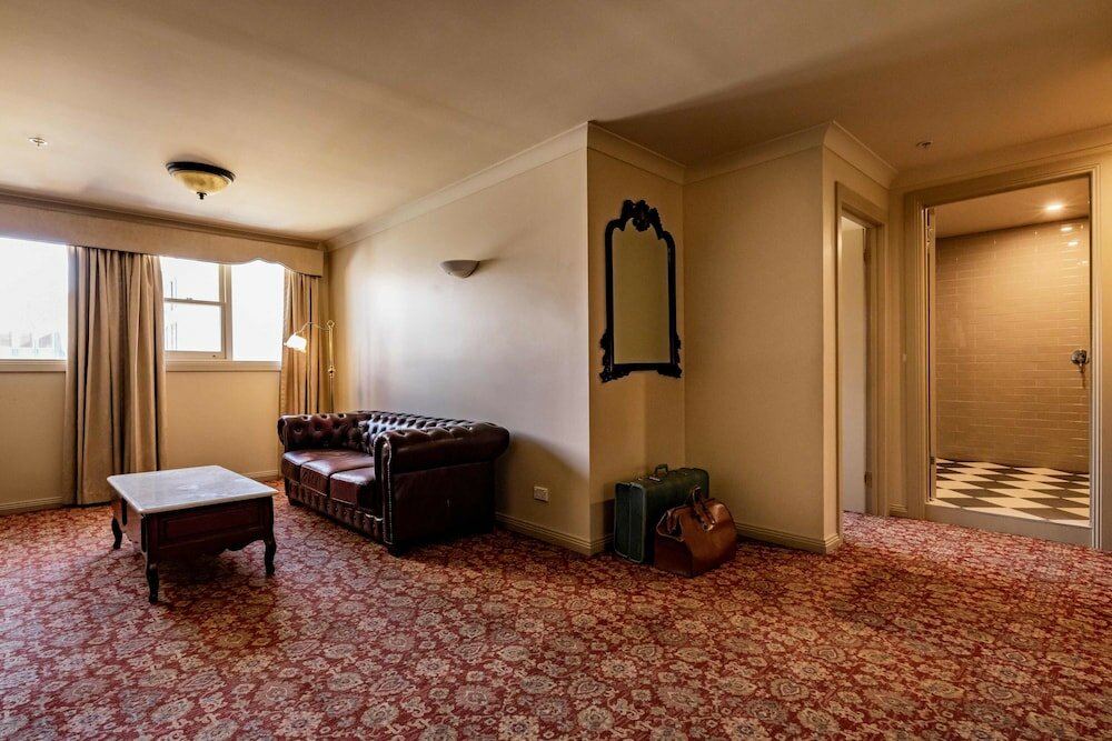 Фото Hadley's Orient Hotel