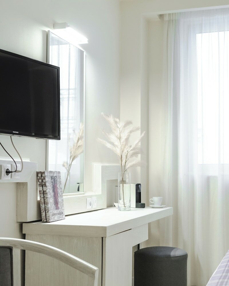 Фото Athens Cypria Hotel