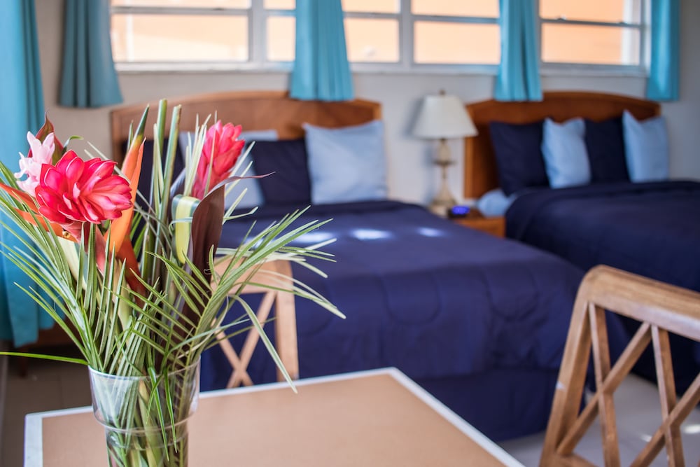 Фото Riptide Oceanfront Hotel