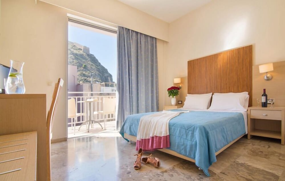 Фото Hotel Elenas