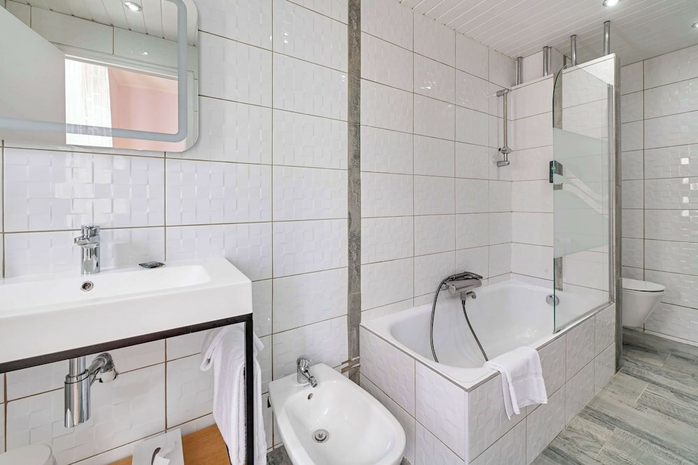 Фото Brit Hotel - Le Grand Hotel