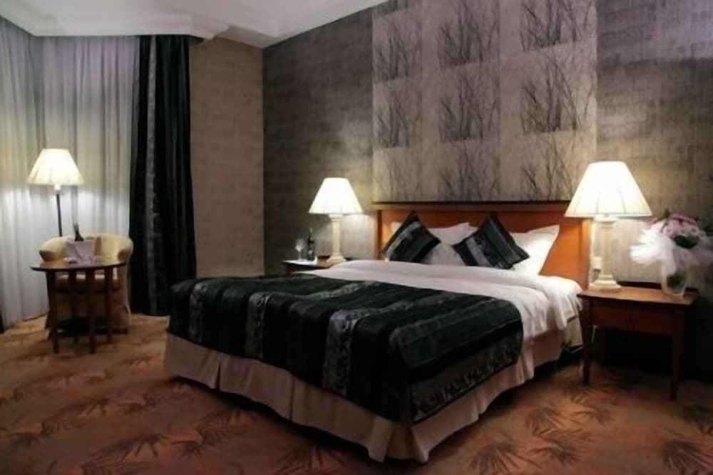 Фото Grand Hotel Europe