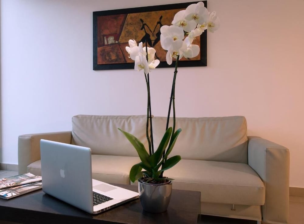 Фото Garden Hotel