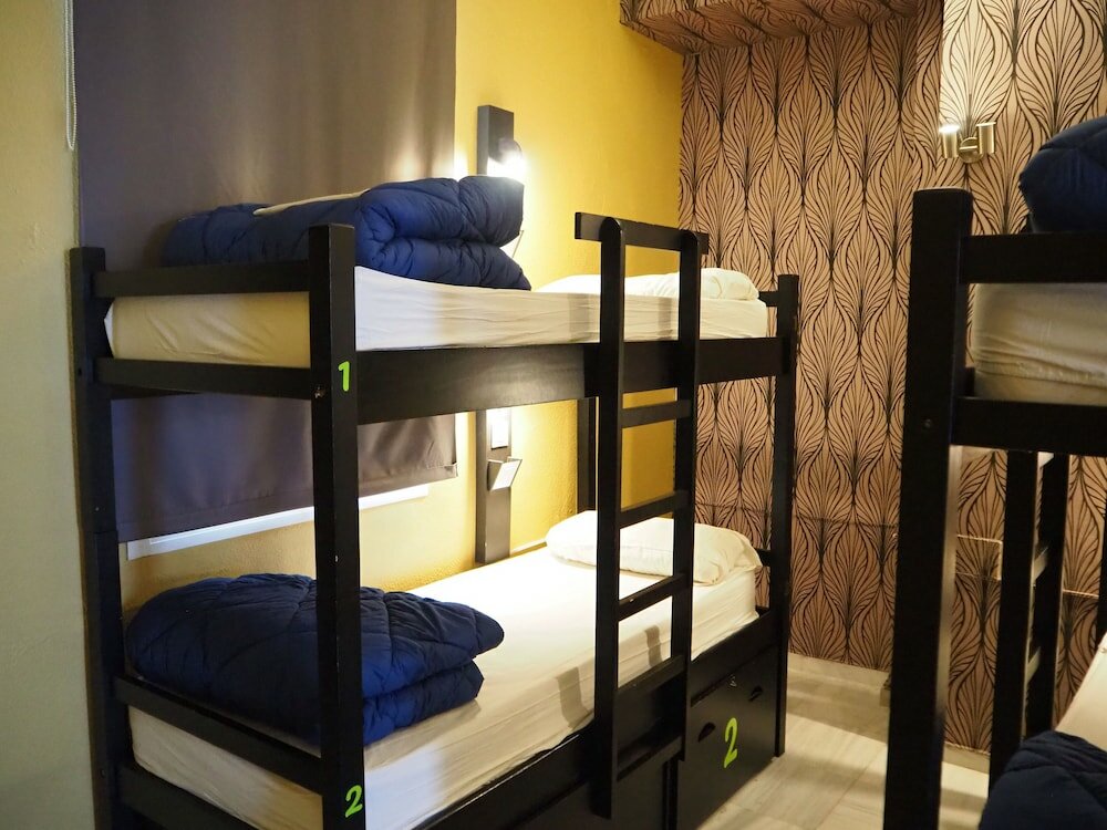 Фото Oasis Backpackers' Palace Seville