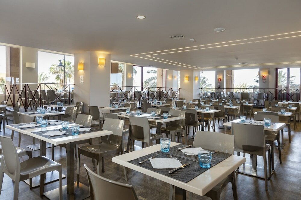 Фото Hotel Las Palmeras Affiliated by Fergus