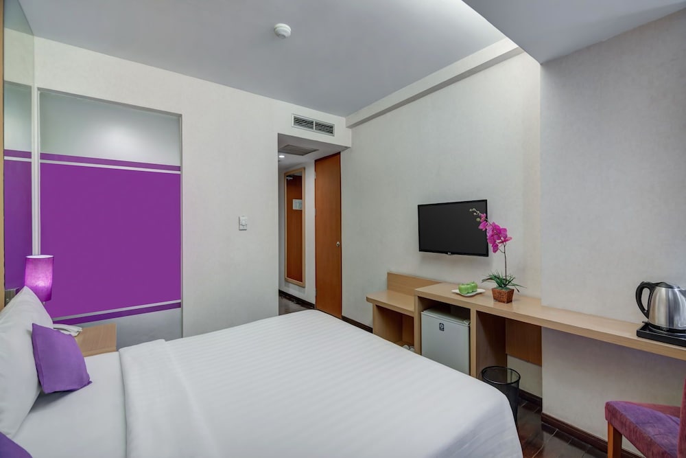 Фото Quest Hotel Darmo - Surabaya by Aston