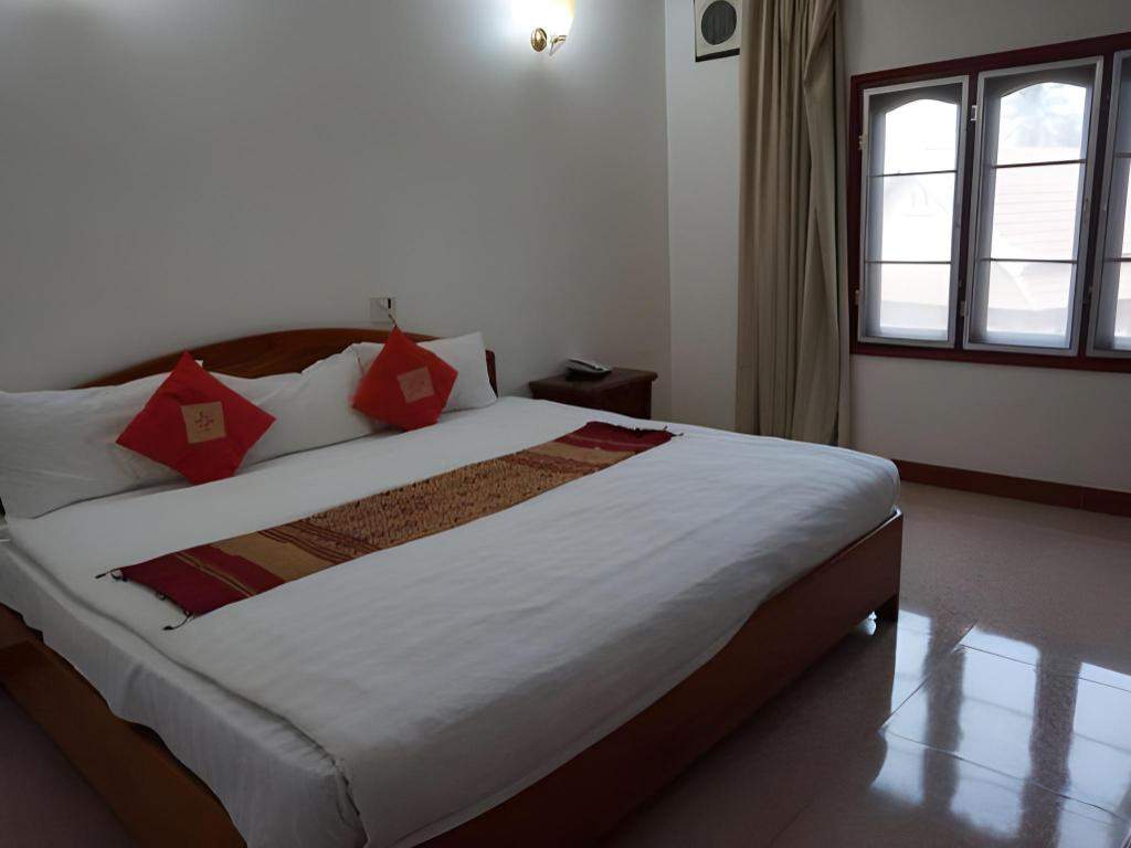 Фото Mittaphap Hotel II