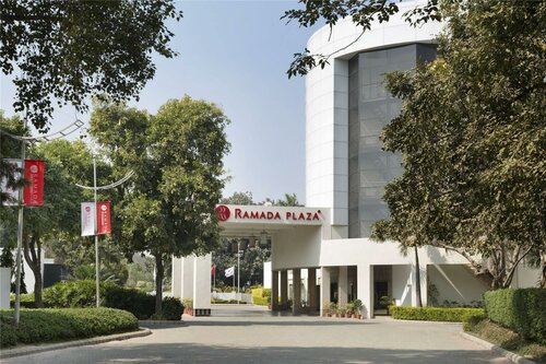 Внешний вид отеля Ramada Plaza by Wyndham Jhv Varanasi в Варанаси, фото 3