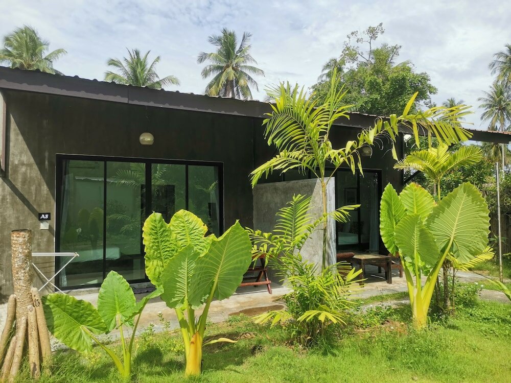 Фото Natai House