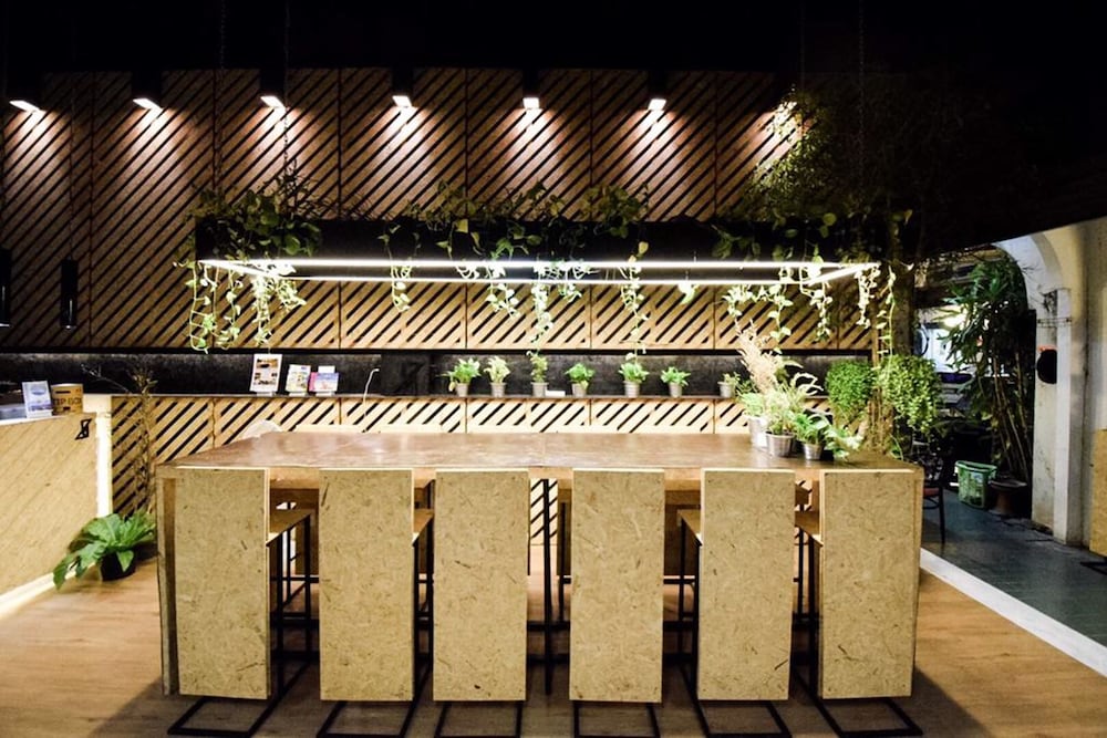 Фото Hugger Hostel - Adults Only