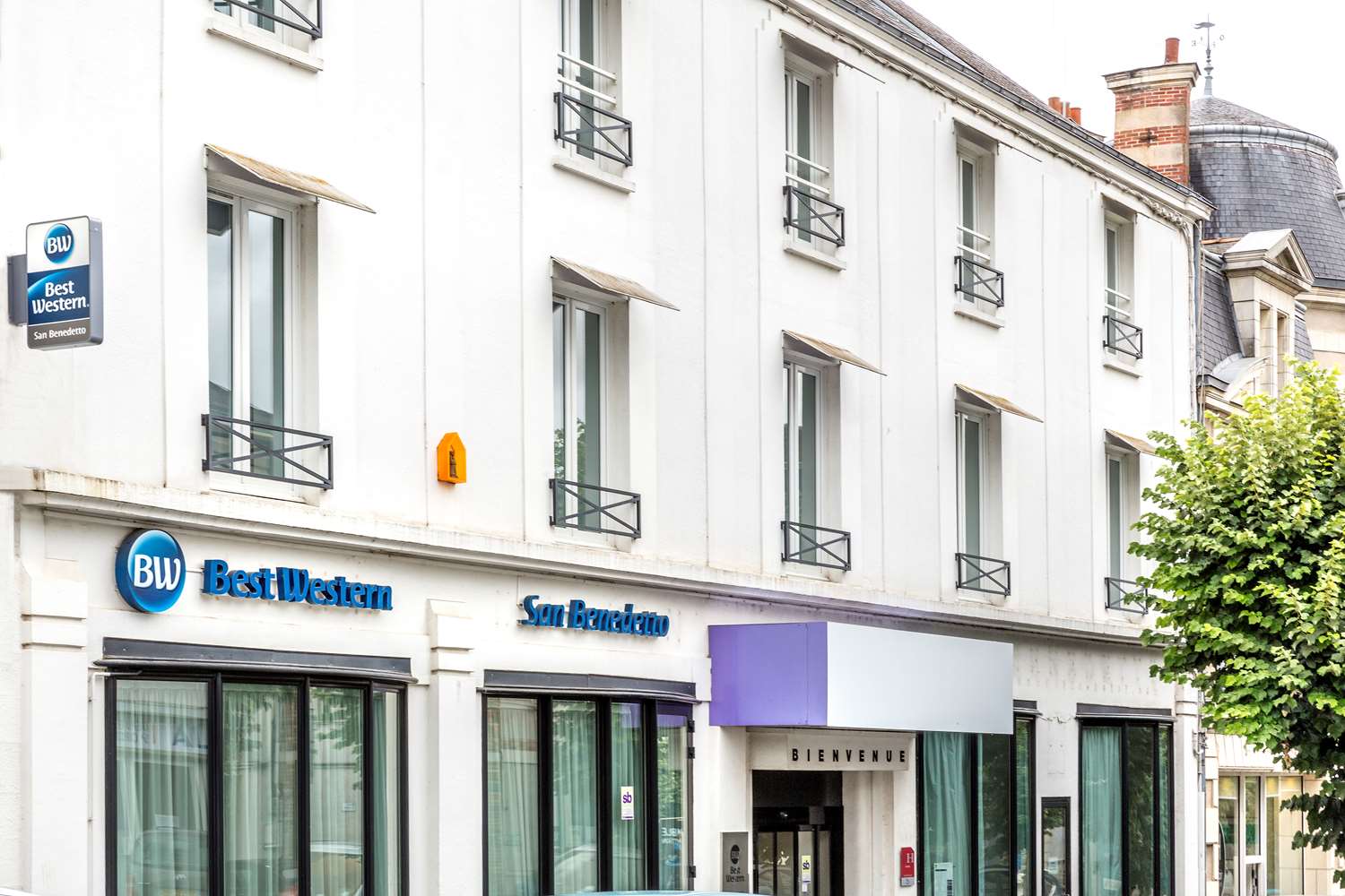 Фото отеля 1