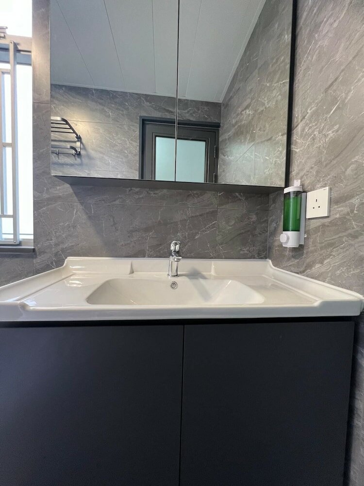 Фото Check Inn HK