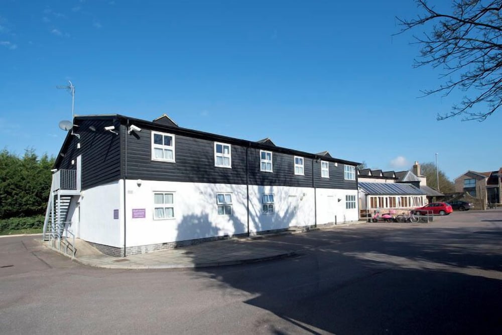 Фото Premier Inn Cambridge North - Girton