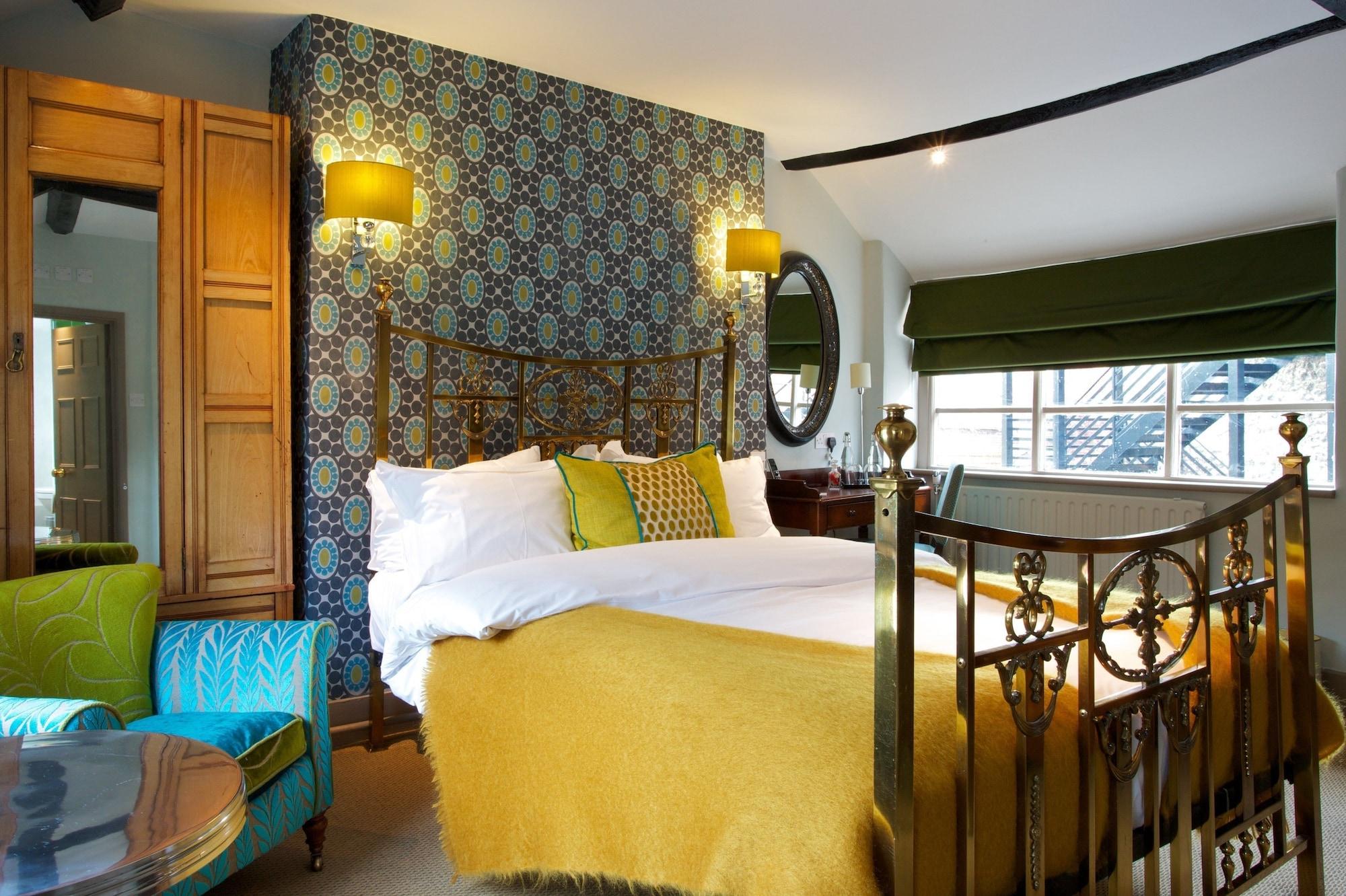 Фото The Feathers Hotel