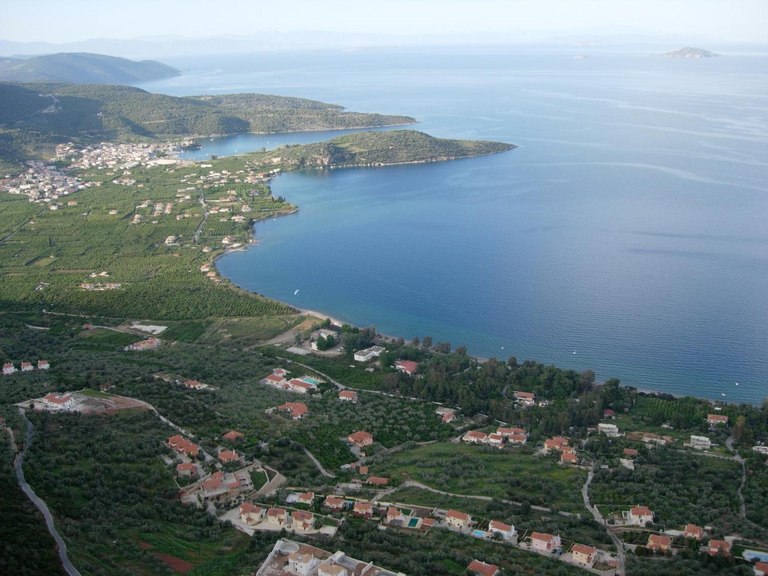 Фото Saronis Hotel