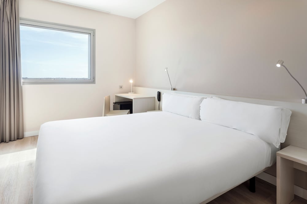Фото B&b Hotel Viladecans