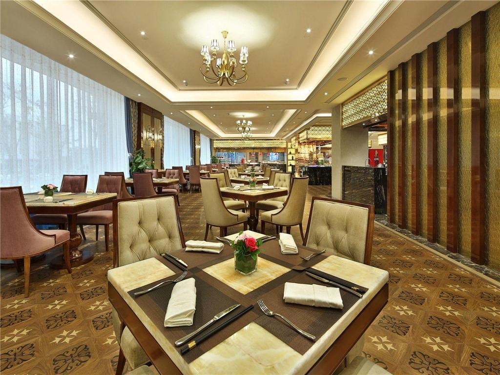 Фото Howard Johnson Zunyue Hotel Chengdu