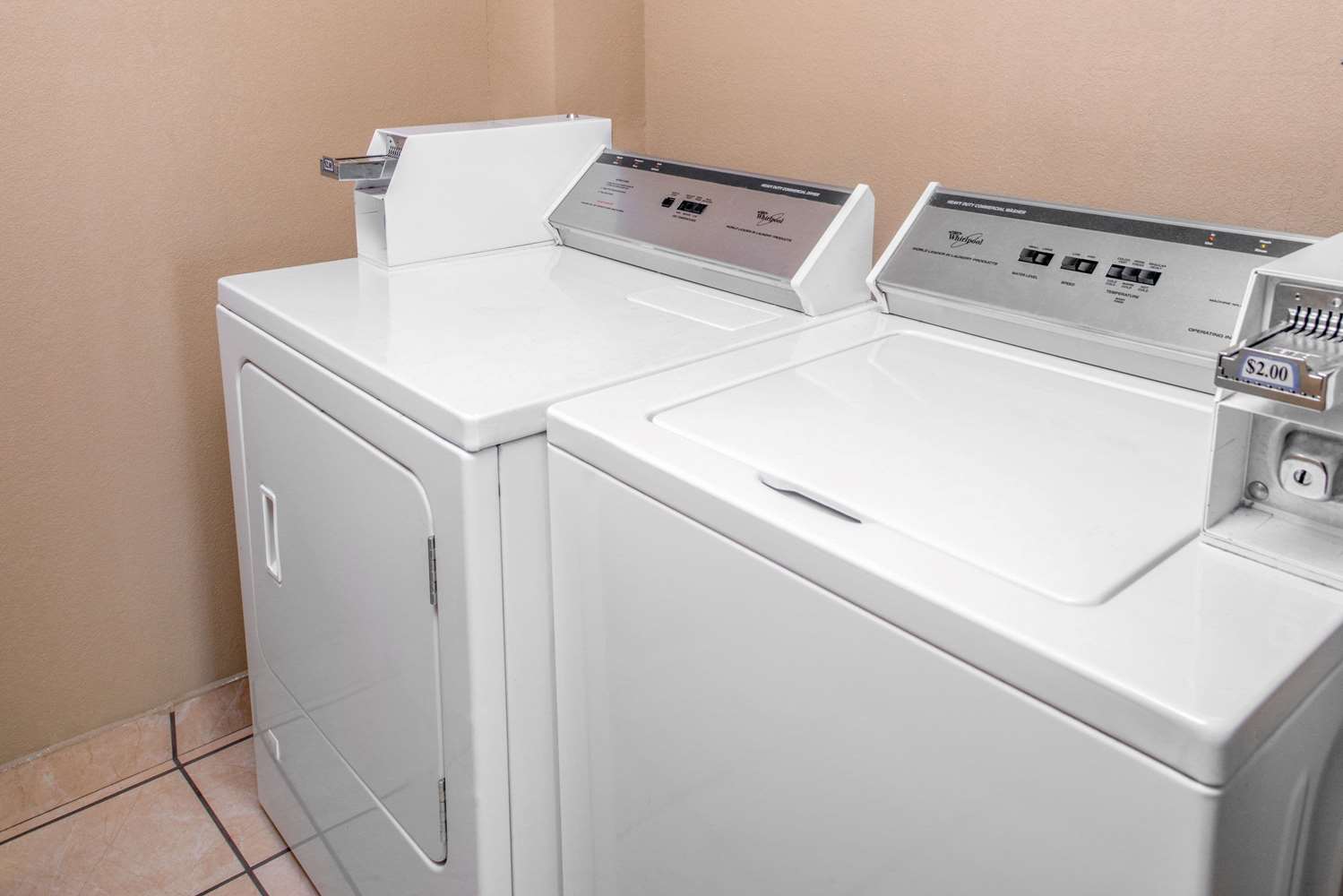 Фото Microtel Inn & Suites by Wyndham Lincoln