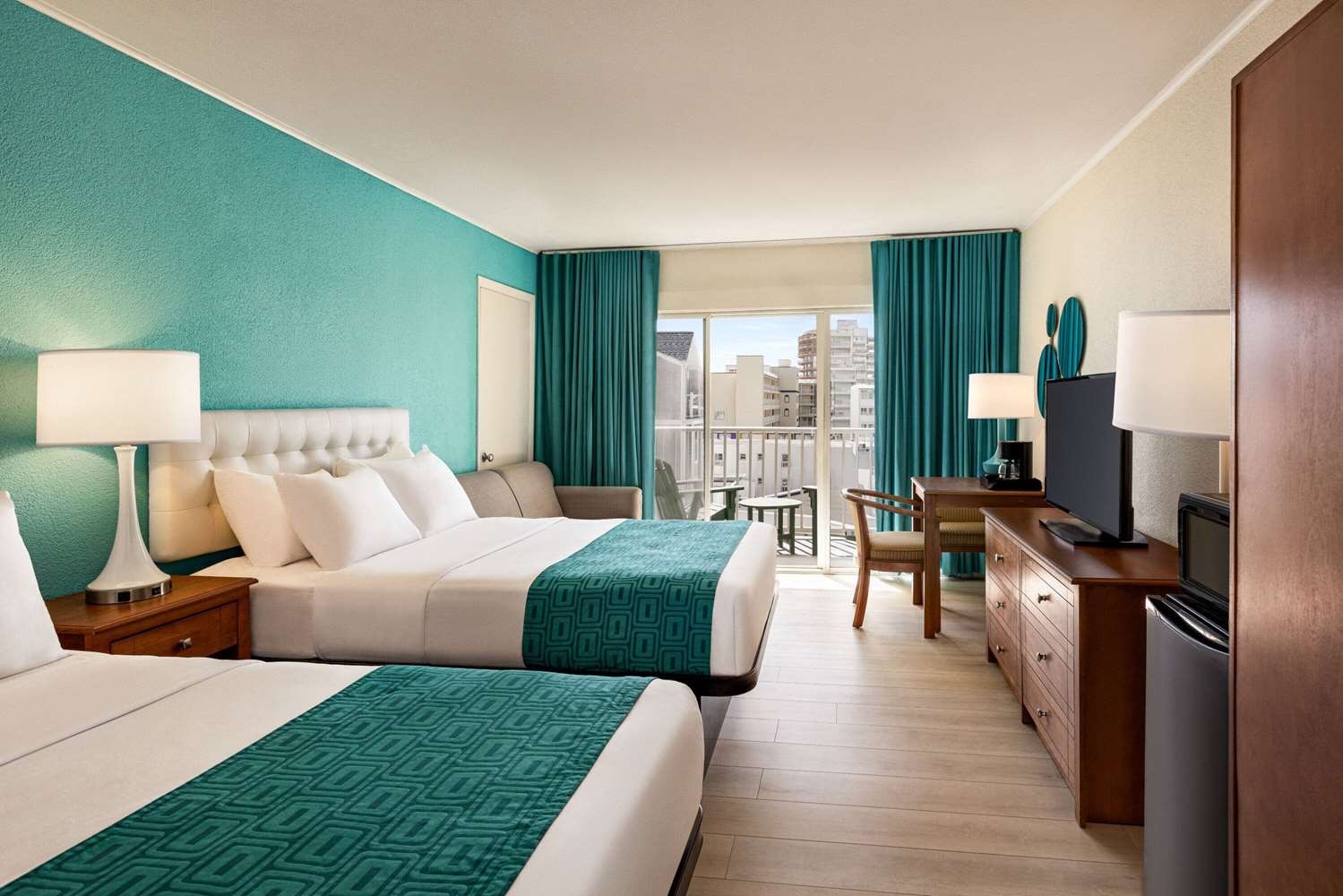 Фото Howard Johnson by Wyndham Ocean City Oceanfront