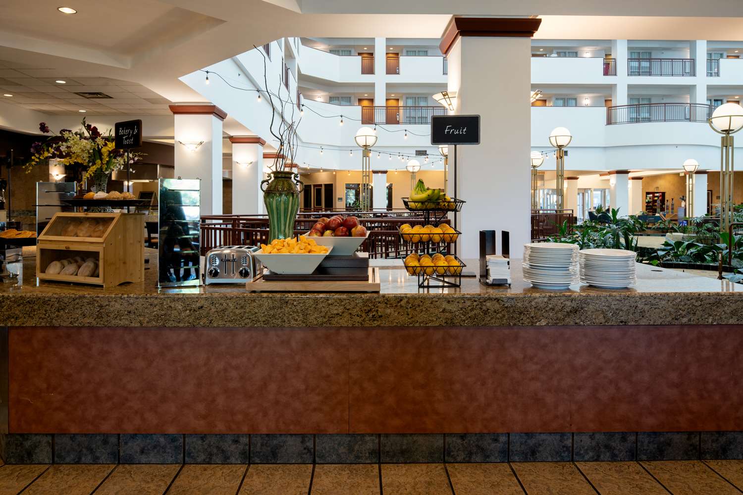 Фото Embassy Suites by Hilton Portland Airport