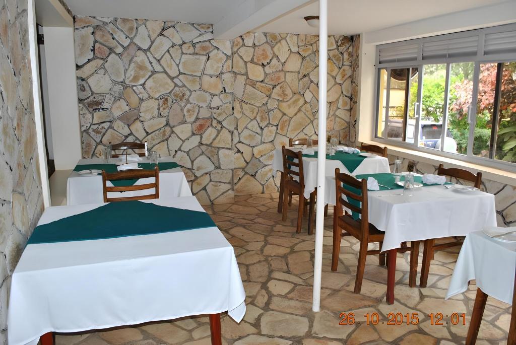 Фото Little Woods Inn