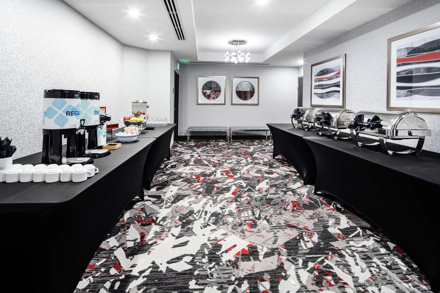 Фото Hilton Garden Inn Irvine Spectrum Lake Forest