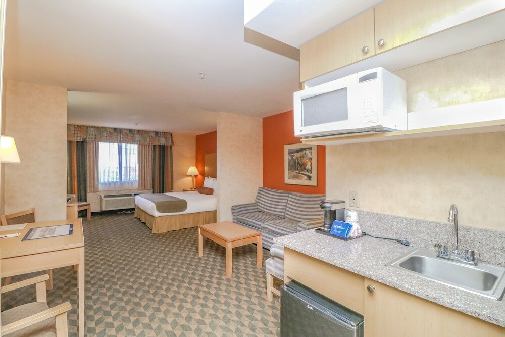 Фото Best Western Plus North Las Vegas Inn & Suites