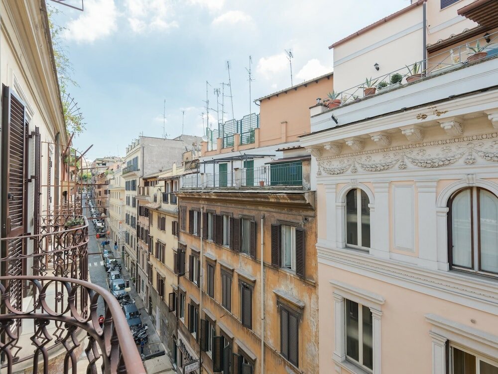 Фото Rsh Trevi Fountain Luxury Apartment