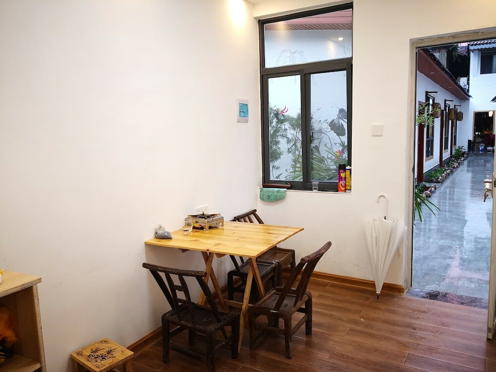 Фото Listening To The Rain Hall Inn