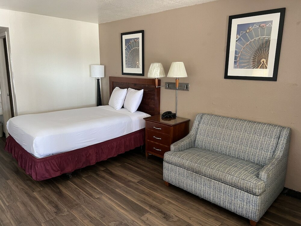 Фото Vagabond Inn Fresno