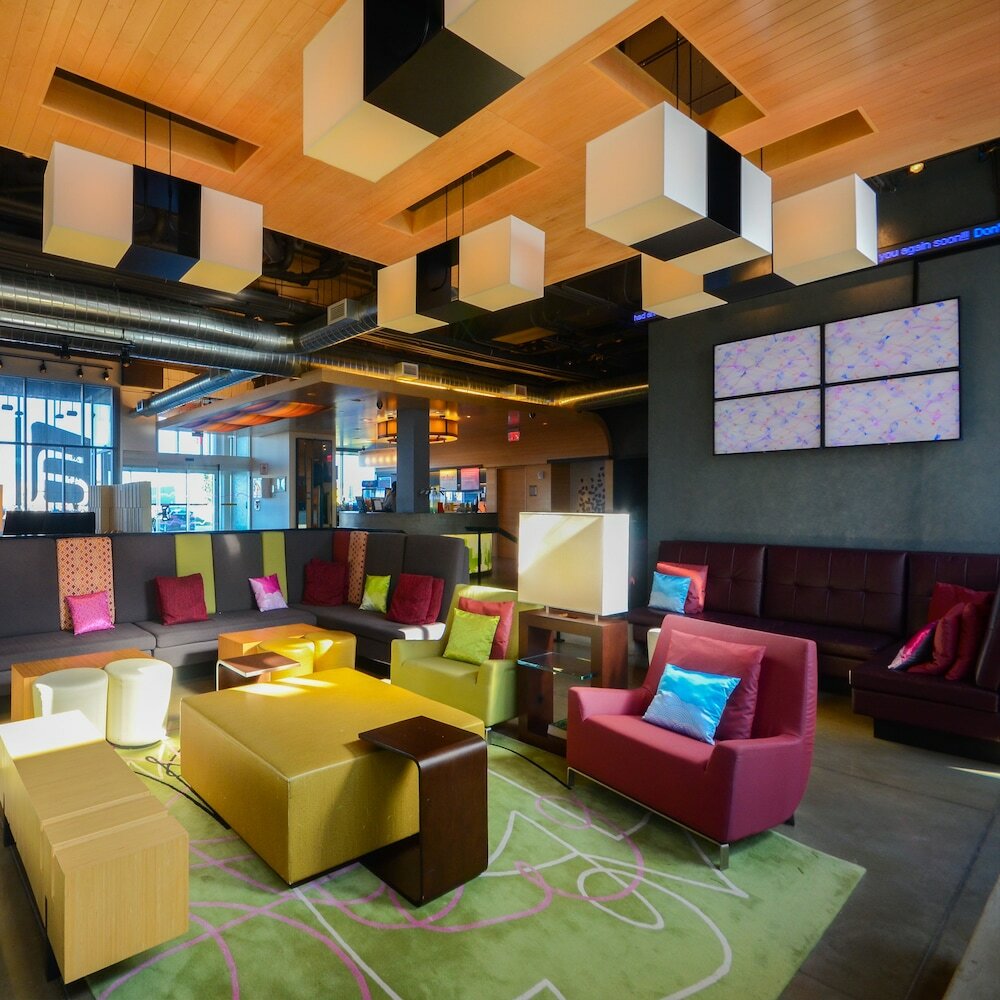 Фото Aloft Vaughan Mills