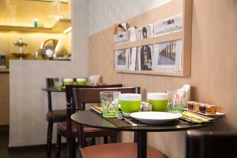 Фото Hotel Le Marcel Paris Gare de l'Ést